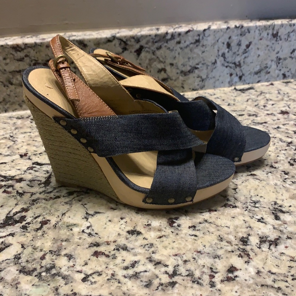 Perfect denim and leather sandals